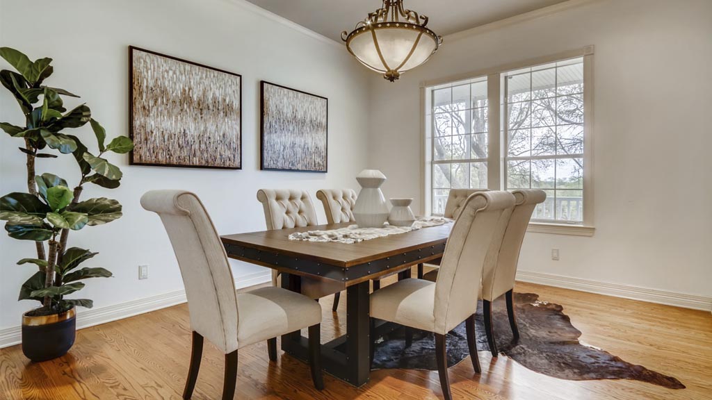 Dining area staged by Starfish home staging